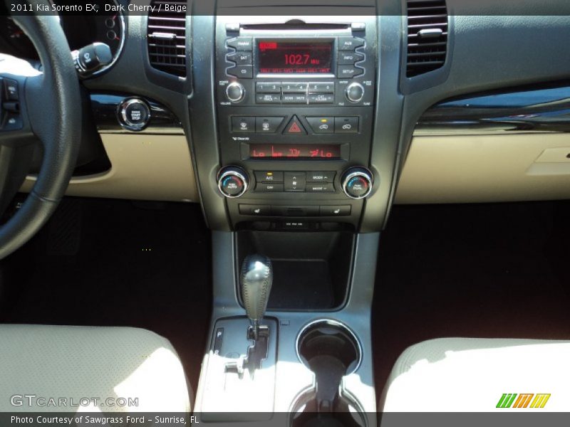 Dark Cherry / Beige 2011 Kia Sorento EX