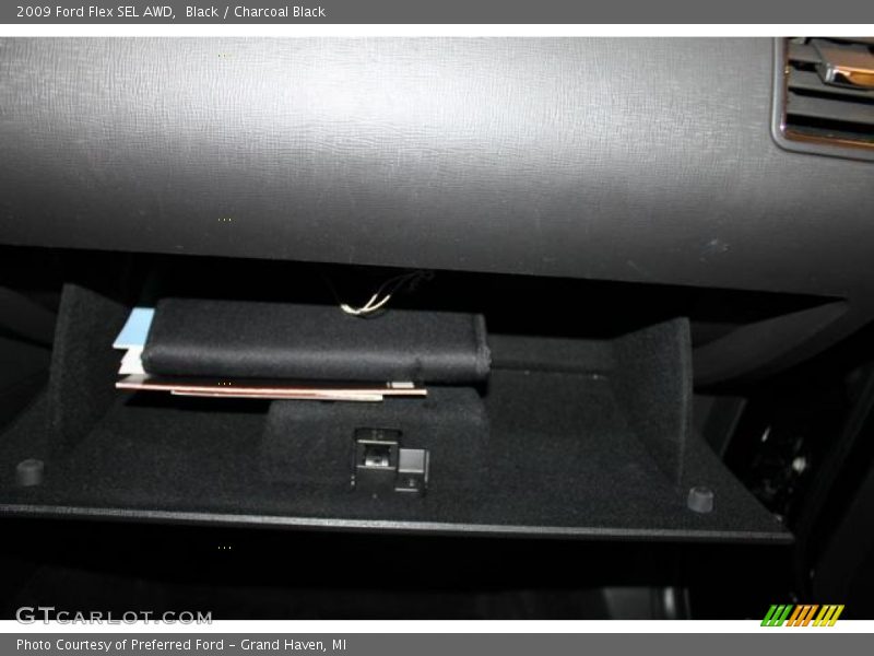 Black / Charcoal Black 2009 Ford Flex SEL AWD