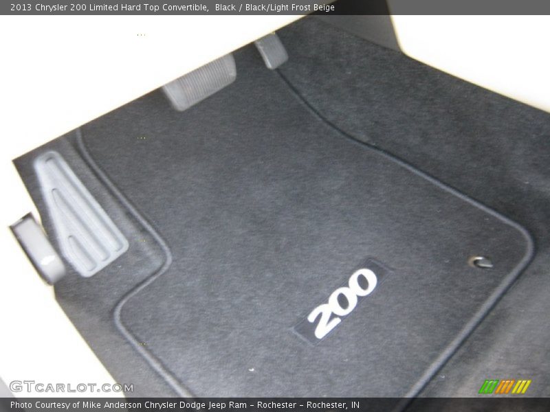 Black / Black/Light Frost Beige 2013 Chrysler 200 Limited Hard Top Convertible