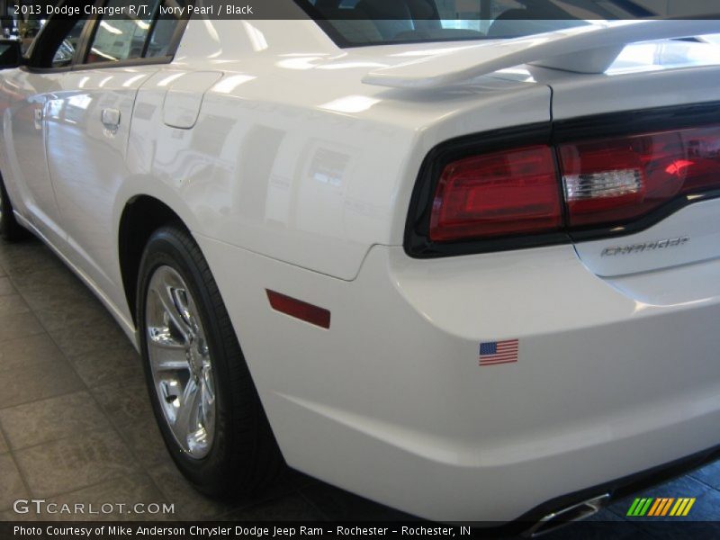 Ivory Pearl / Black 2013 Dodge Charger R/T