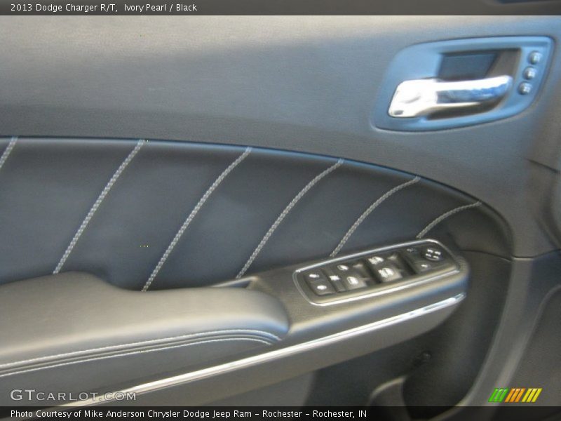 Ivory Pearl / Black 2013 Dodge Charger R/T