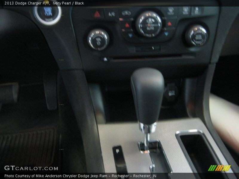 Ivory Pearl / Black 2013 Dodge Charger R/T