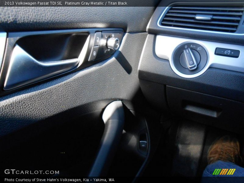 Platinum Gray Metallic / Titan Black 2013 Volkswagen Passat TDI SE