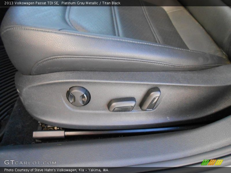 Platinum Gray Metallic / Titan Black 2013 Volkswagen Passat TDI SE