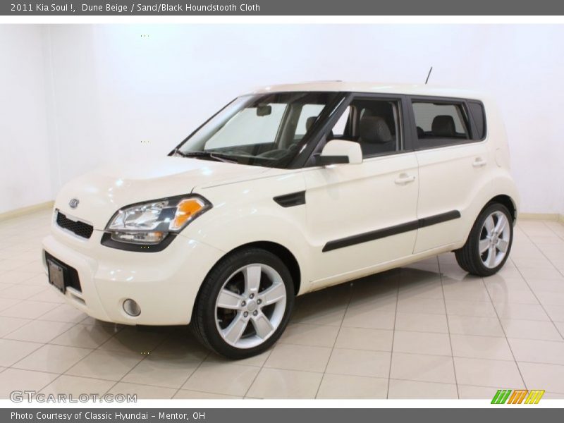 Dune Beige / Sand/Black Houndstooth Cloth 2011 Kia Soul !