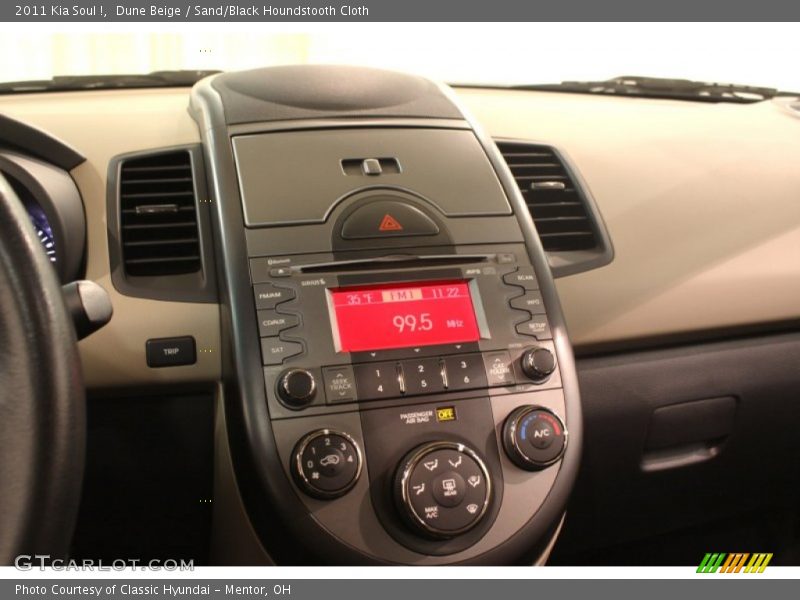 Dune Beige / Sand/Black Houndstooth Cloth 2011 Kia Soul !