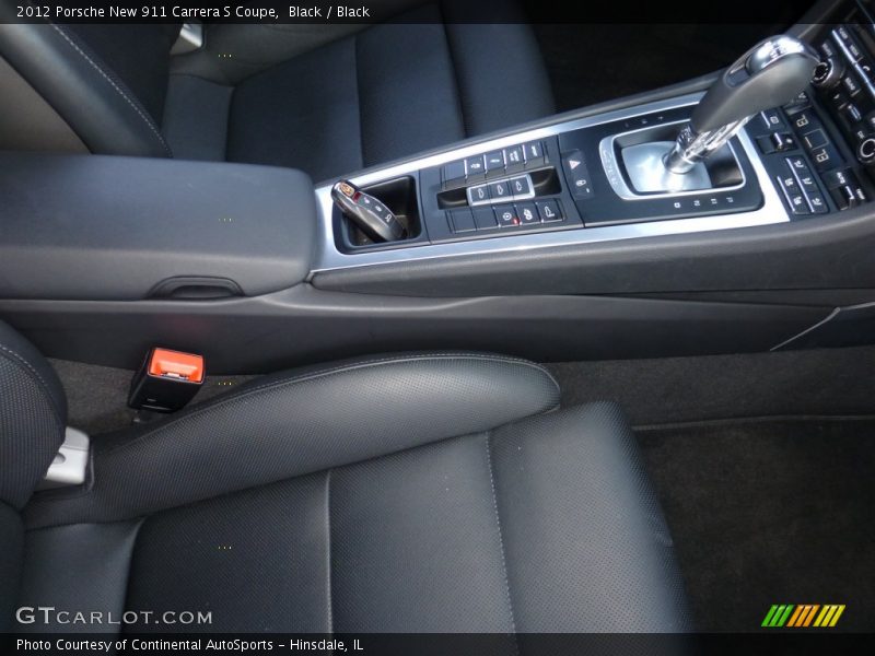Controls of 2012 New 911 Carrera S Coupe