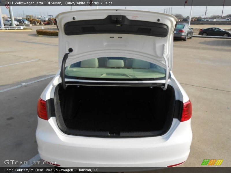Candy White / Cornsilk Beige 2011 Volkswagen Jetta TDI Sedan