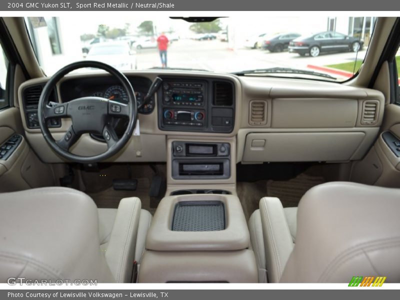 Dashboard of 2004 Yukon SLT