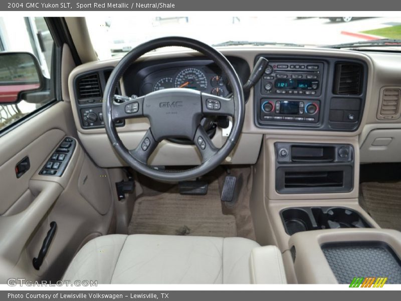 Dashboard of 2004 Yukon SLT