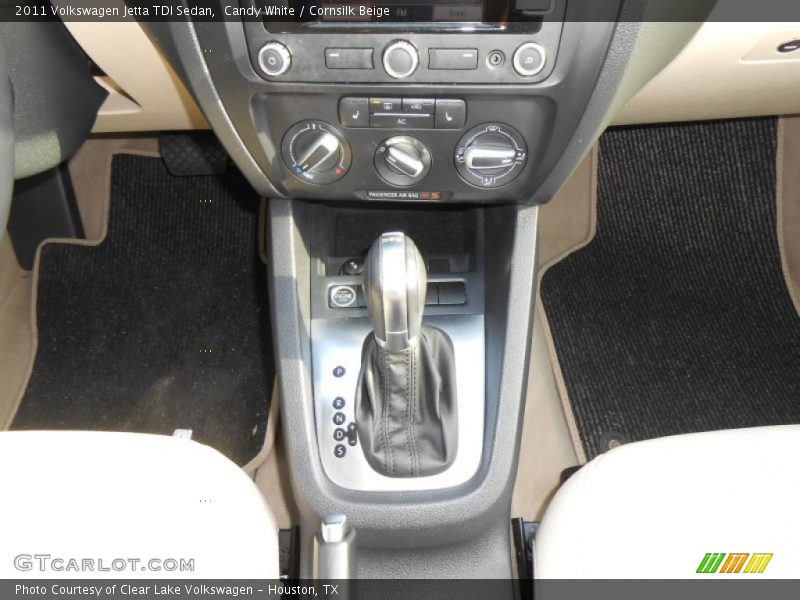 Candy White / Cornsilk Beige 2011 Volkswagen Jetta TDI Sedan