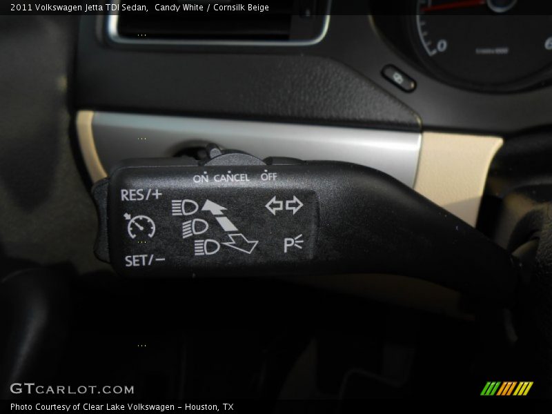 Candy White / Cornsilk Beige 2011 Volkswagen Jetta TDI Sedan