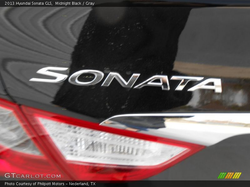 Midnight Black / Gray 2013 Hyundai Sonata GLS
