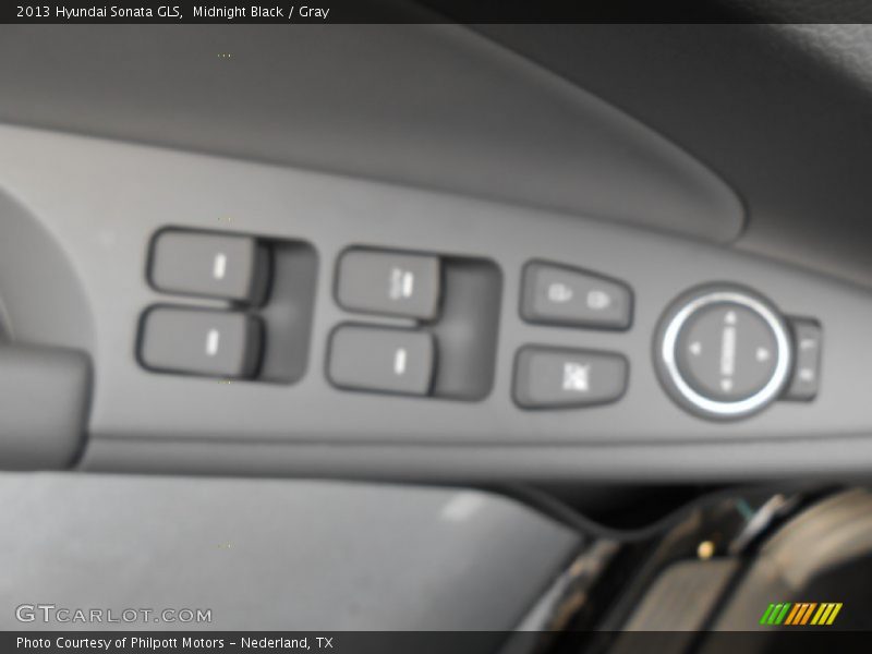 Midnight Black / Gray 2013 Hyundai Sonata GLS