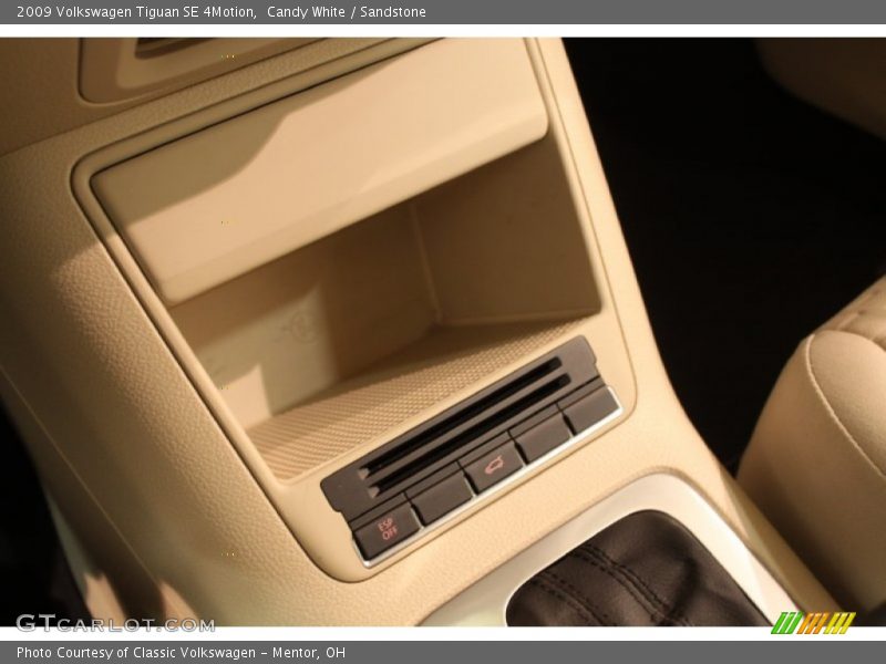 Candy White / Sandstone 2009 Volkswagen Tiguan SE 4Motion
