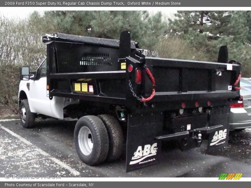 Oxford White / Medium Stone 2009 Ford F350 Super Duty XL Regular Cab Chassis Dump Truck