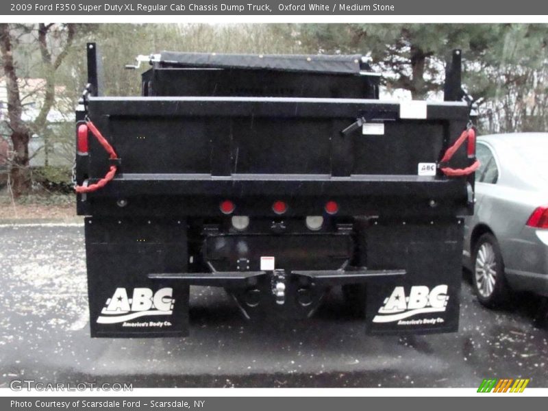 Oxford White / Medium Stone 2009 Ford F350 Super Duty XL Regular Cab Chassis Dump Truck