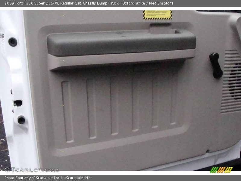 Oxford White / Medium Stone 2009 Ford F350 Super Duty XL Regular Cab Chassis Dump Truck