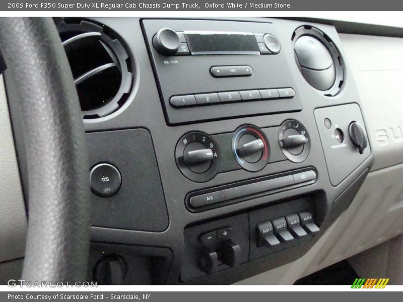 Oxford White / Medium Stone 2009 Ford F350 Super Duty XL Regular Cab Chassis Dump Truck