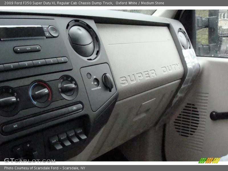 Oxford White / Medium Stone 2009 Ford F350 Super Duty XL Regular Cab Chassis Dump Truck