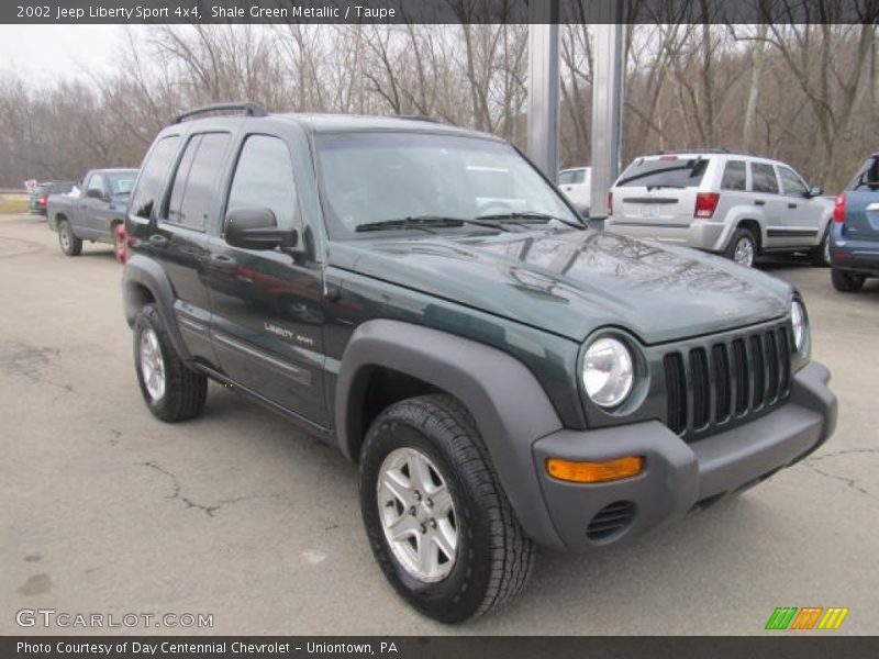 Front 3/4 View of 2002 Liberty Sport 4x4