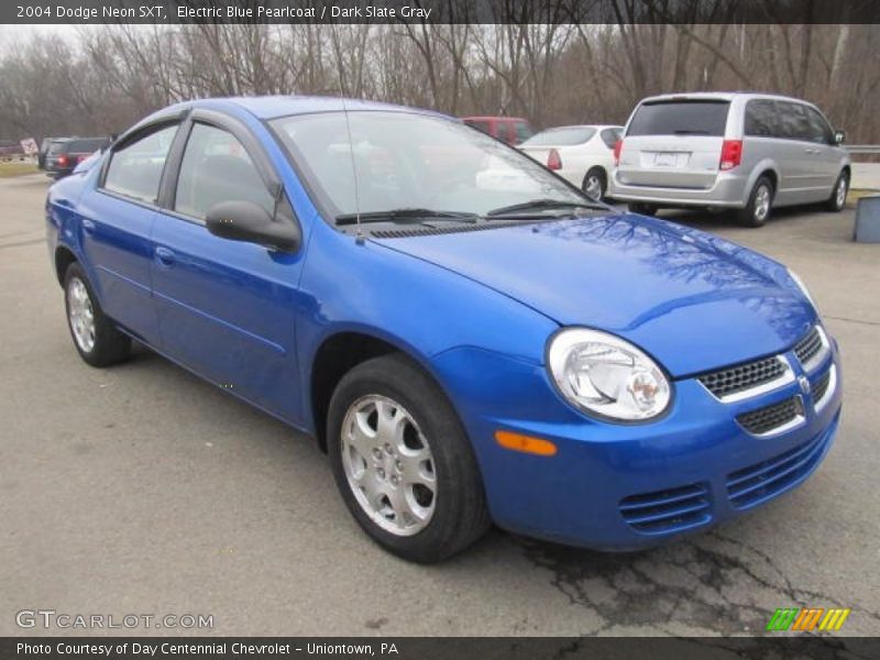 Front 3/4 View of 2004 Neon SXT