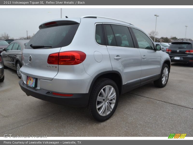 Reflex Silver Metallic / Black 2013 Volkswagen Tiguan SE