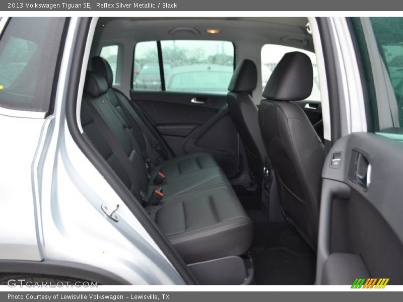 Reflex Silver Metallic / Black 2013 Volkswagen Tiguan SE