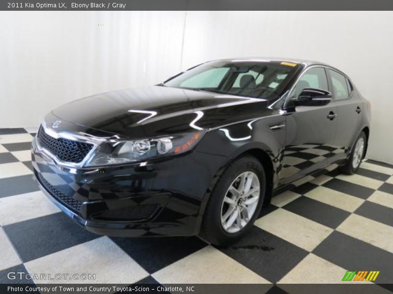 Front 3/4 View of 2011 Optima LX