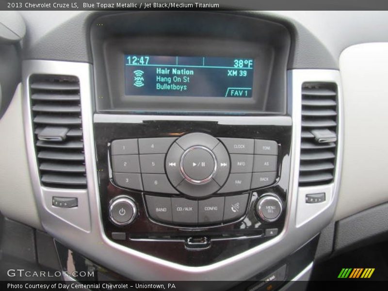 Blue Topaz Metallic / Jet Black/Medium Titanium 2013 Chevrolet Cruze LS