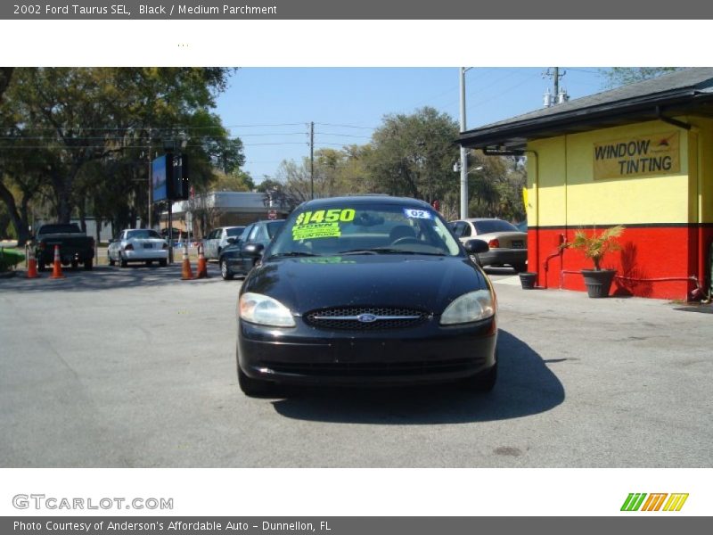 Black / Medium Parchment 2002 Ford Taurus SEL