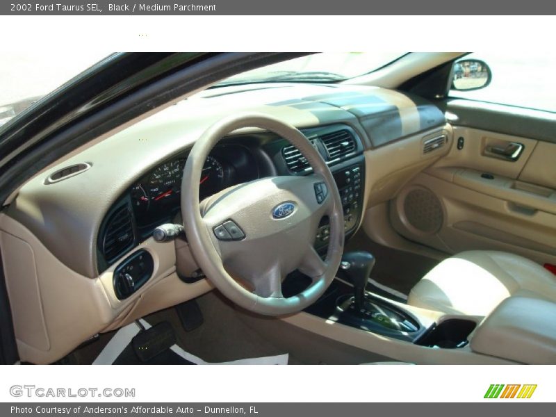 Black / Medium Parchment 2002 Ford Taurus SEL