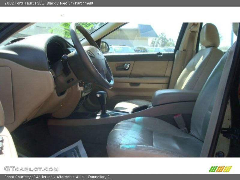 Black / Medium Parchment 2002 Ford Taurus SEL