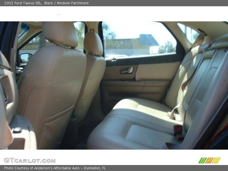 Black / Medium Parchment 2002 Ford Taurus SEL