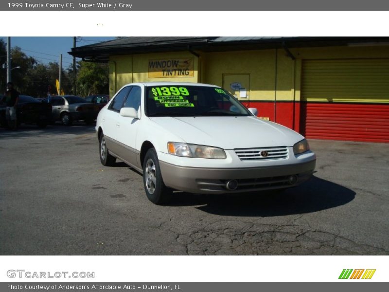 Front 3/4 View of 1999 Camry CE