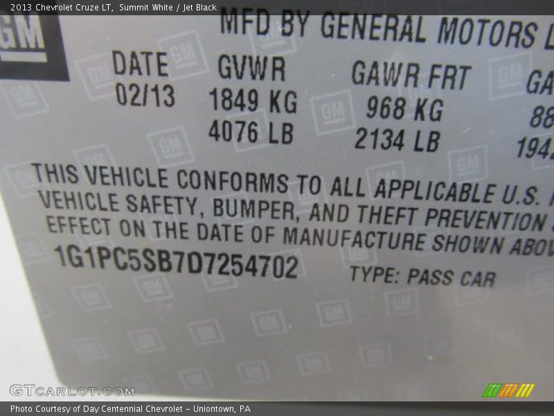 Summit White / Jet Black 2013 Chevrolet Cruze LT