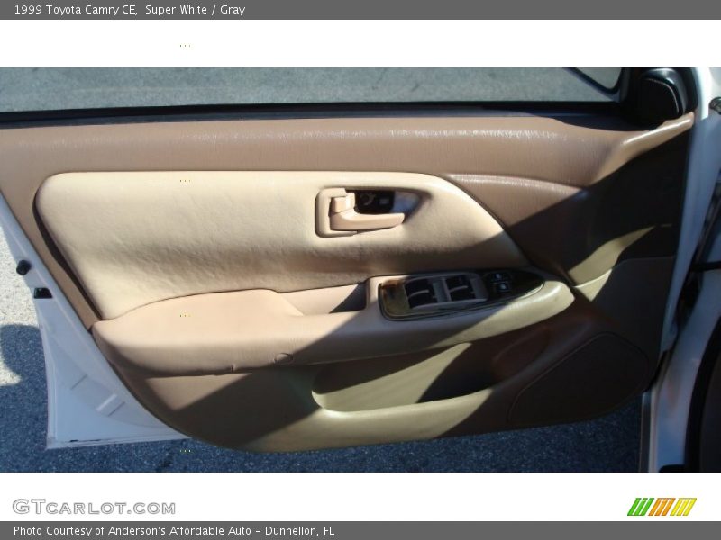 Super White / Gray 1999 Toyota Camry CE