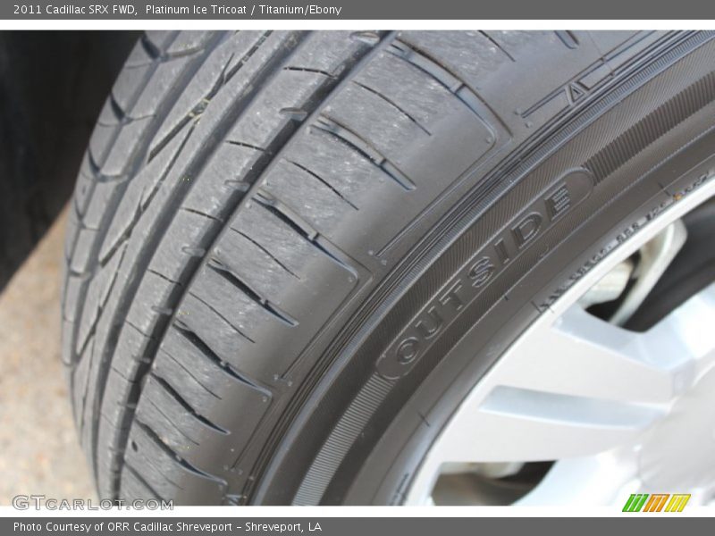 Platinum Ice Tricoat / Titanium/Ebony 2011 Cadillac SRX FWD