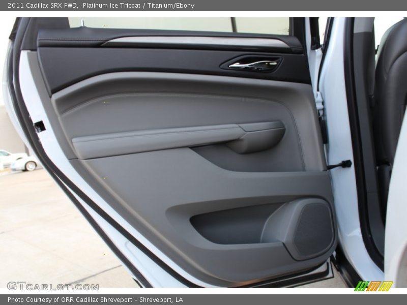Platinum Ice Tricoat / Titanium/Ebony 2011 Cadillac SRX FWD