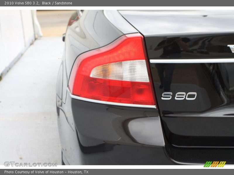 Black / Sandstone 2010 Volvo S80 3.2