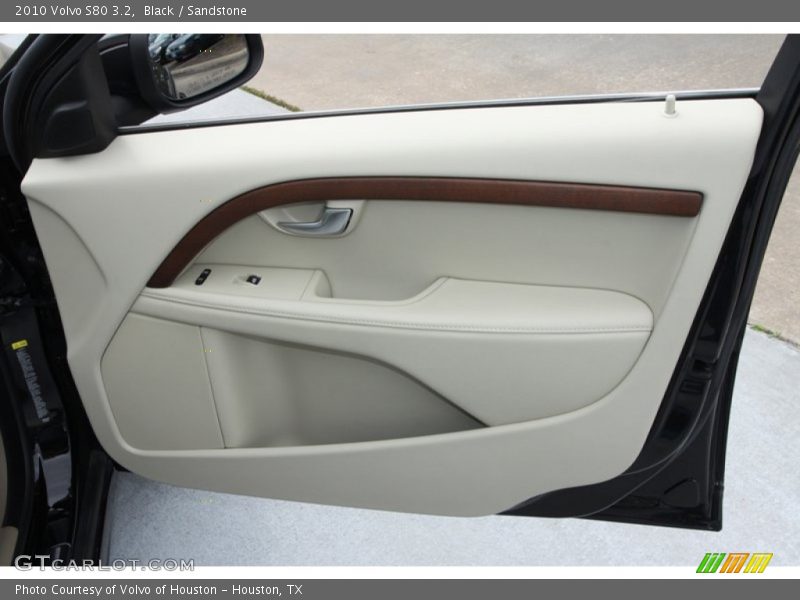 Black / Sandstone 2010 Volvo S80 3.2