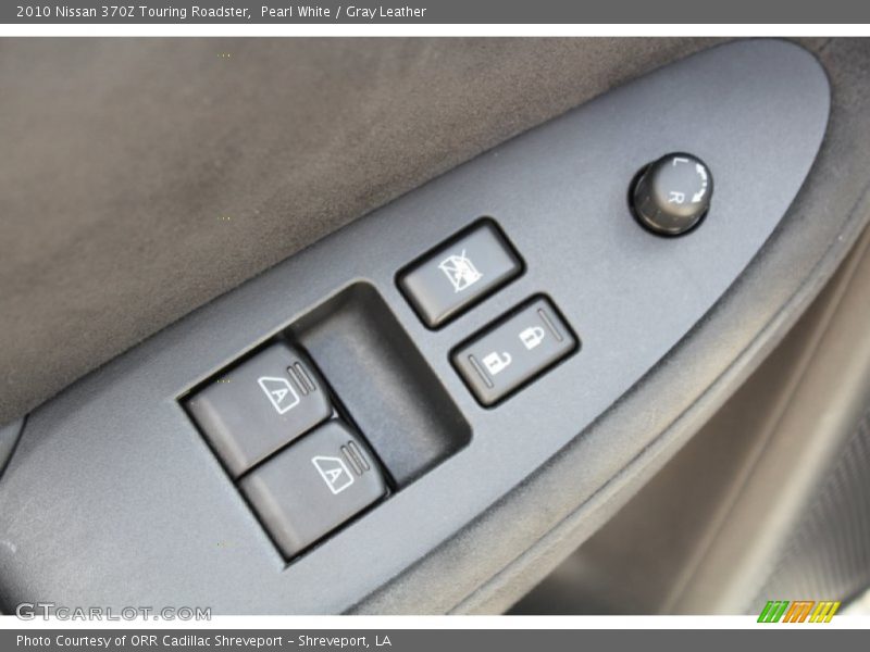 Controls of 2010 370Z Touring Roadster