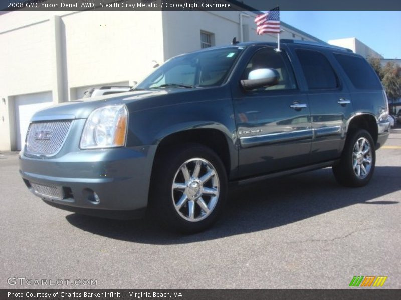 Front 3/4 View of 2008 Yukon Denali AWD