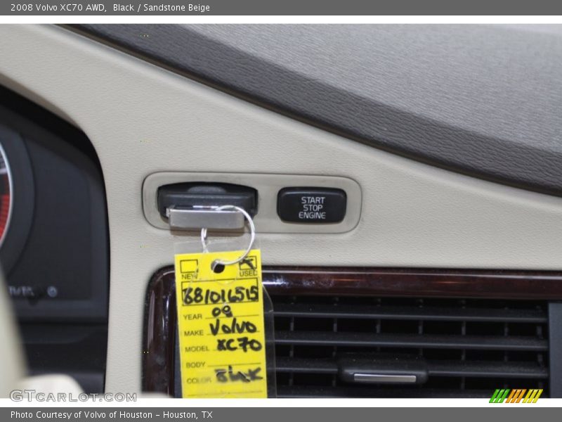 Black / Sandstone Beige 2008 Volvo XC70 AWD