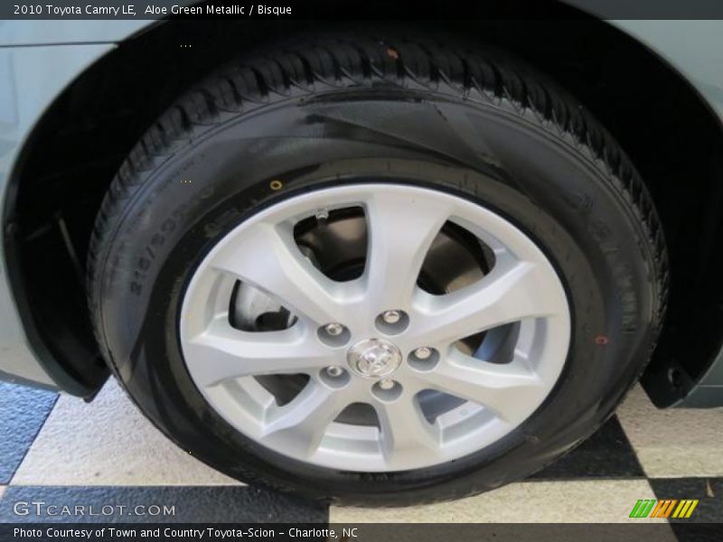 Aloe Green Metallic / Bisque 2010 Toyota Camry LE
