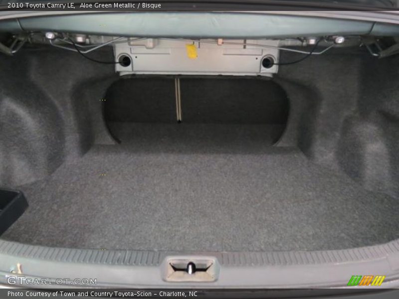 Aloe Green Metallic / Bisque 2010 Toyota Camry LE