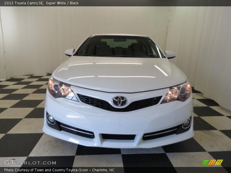 Super White / Black 2013 Toyota Camry SE