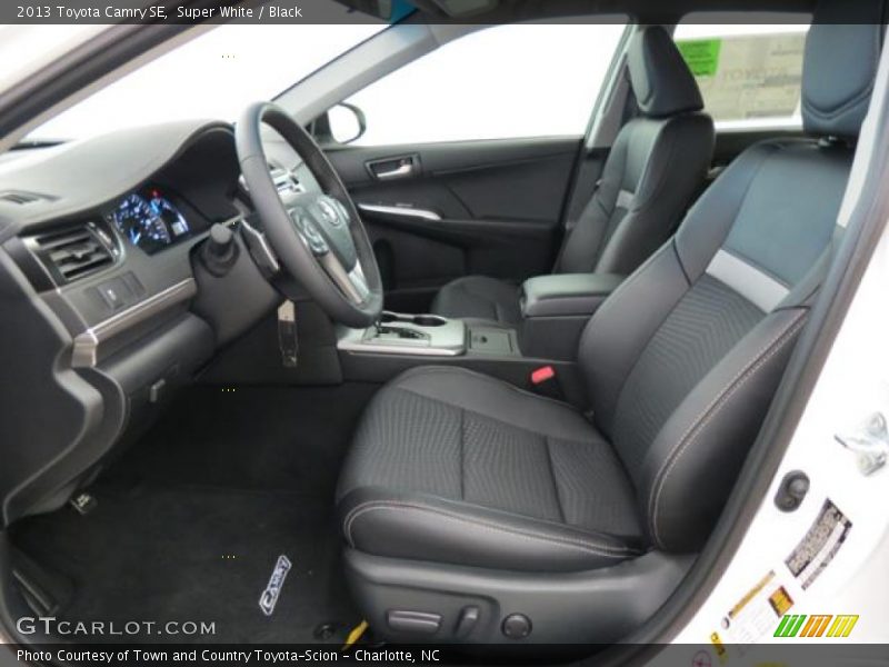 Super White / Black 2013 Toyota Camry SE