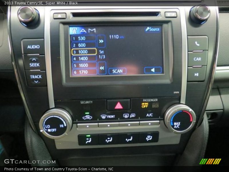 Super White / Black 2013 Toyota Camry SE