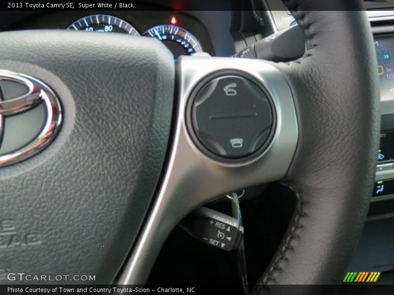 Super White / Black 2013 Toyota Camry SE